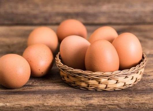 生鸡蛋用什么东西装才不烂？生鸡蛋打散后能放多久