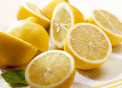 柠檬水的正确泡法减肥_柠檬水的功效和作用
