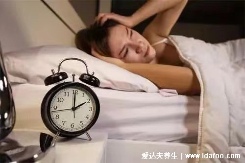 肝脏与睡眠关系密切，肝脏不好，睡觉会有5个异常表现