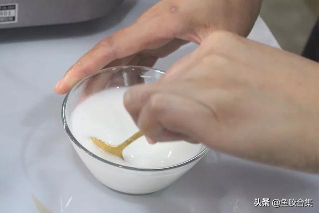 「鱼胶新煮意」咸鸭蛋鲜虾鱼胶炖豆腐