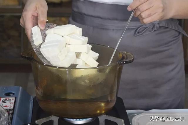 「鱼胶新煮意」咸鸭蛋鲜虾鱼胶炖豆腐