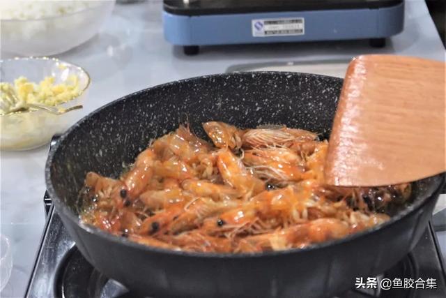 「鱼胶新煮意」咸鸭蛋鲜虾鱼胶炖豆腐