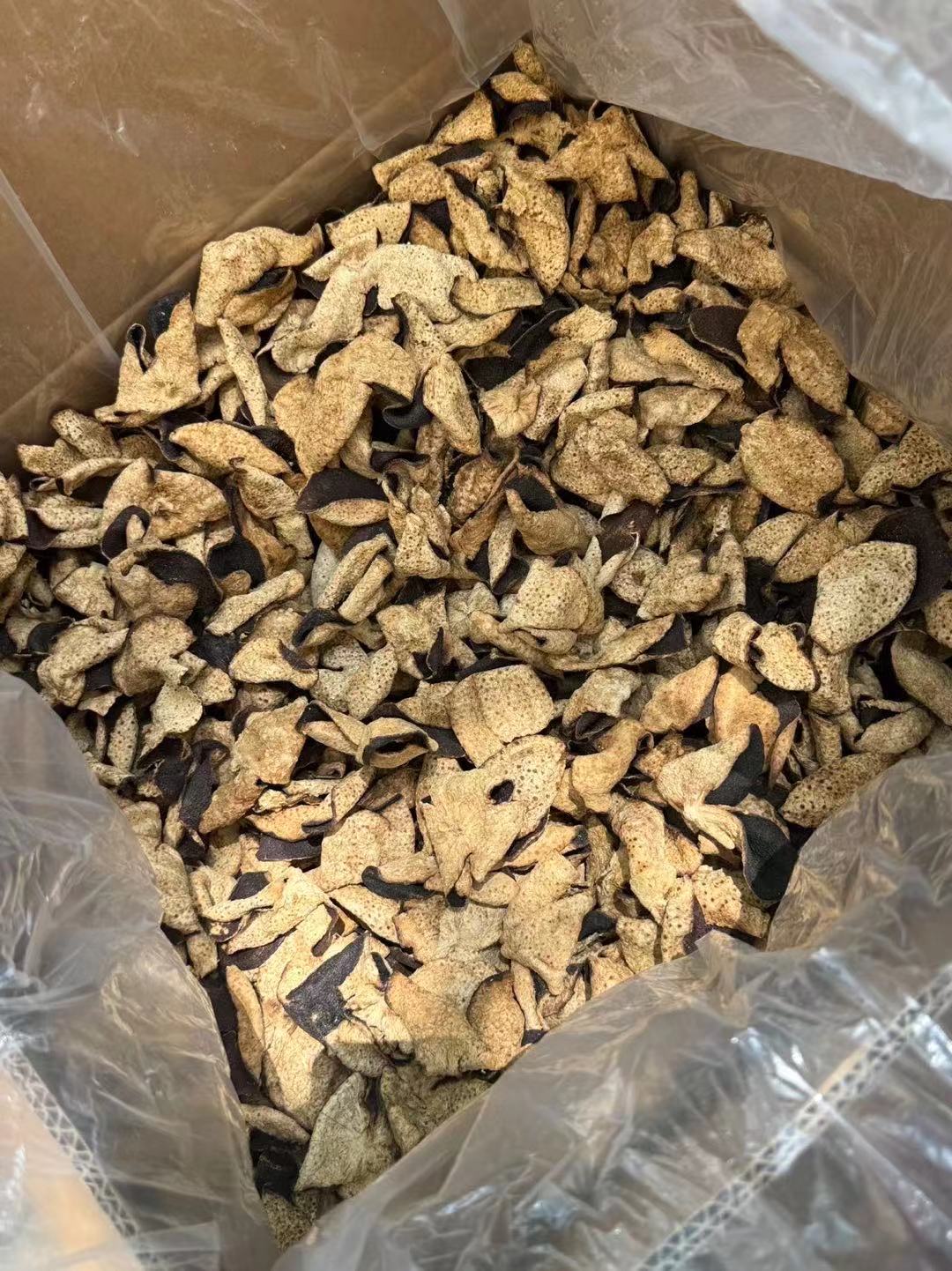 新会老陈皮💰80/斤  新会陈皮被称为“和药之首”，有“同补药则补，同泻药则泻,同升药则升,同降药则降，遇味则调味道，同茶则助茶性”的说法，几乎可以说是万能搭配了。 产品图