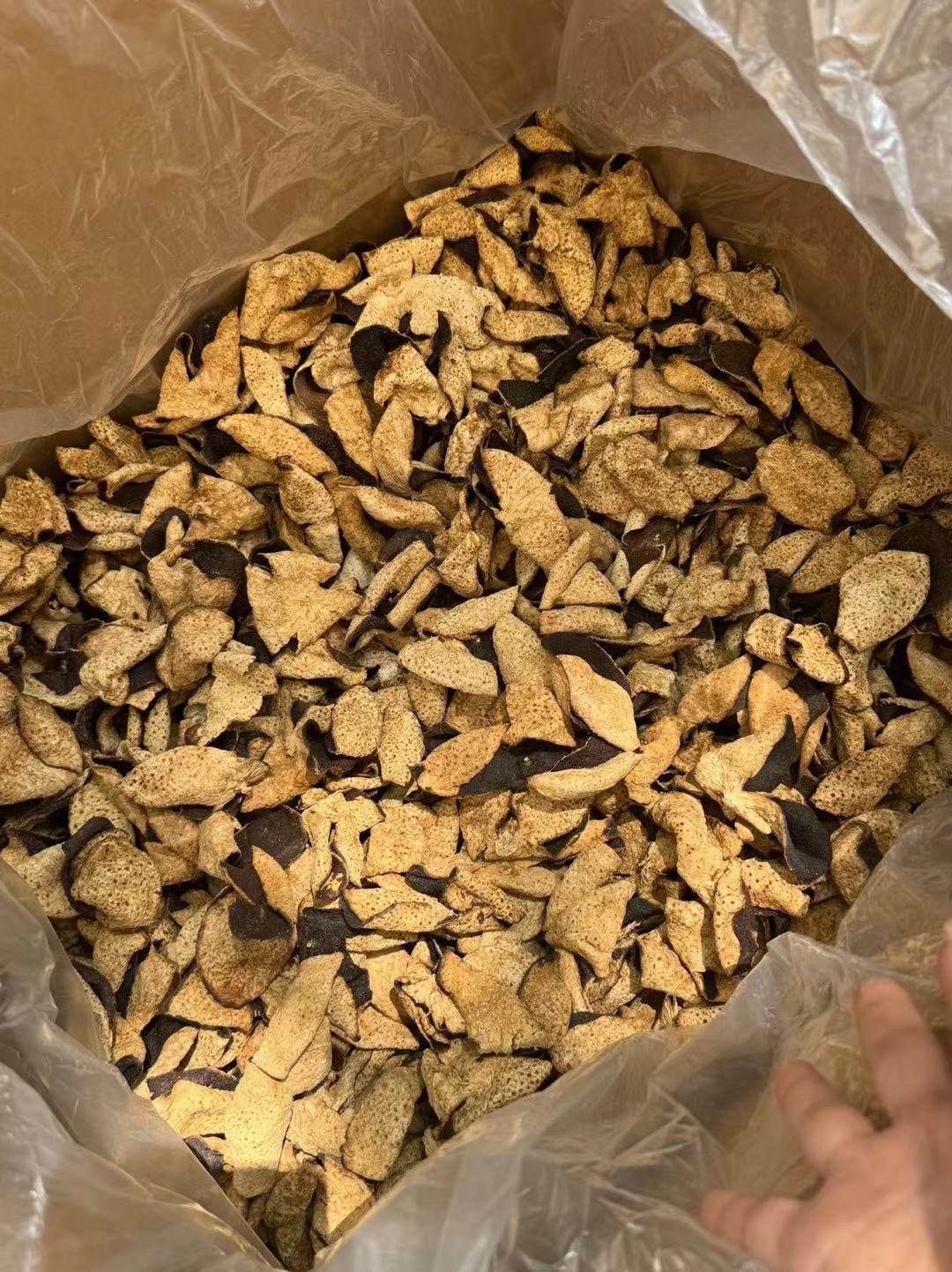 新会老陈皮💰80/斤  新会陈皮被称为“和药之首”，有“同补药则补，同泻药则泻,同升药则升,同降药则降，遇味则调味道，同茶则助茶性”的说法，几乎可以说是万能搭配了。 产品图